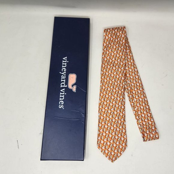 New men's Vineyard Vines Boos & Brews orange Halloween ghosts and beer tie